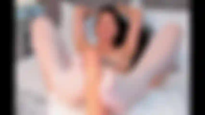 Je te fais jouir avec mes pieds chaussettes.