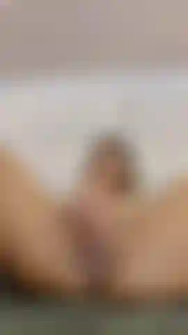 Je me baise jusqu'à gicler.