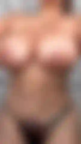 De beaux seins brillants qui rebondissent sans arrêt.