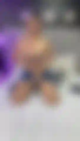 Tu veux essayer ma grosse chatte.