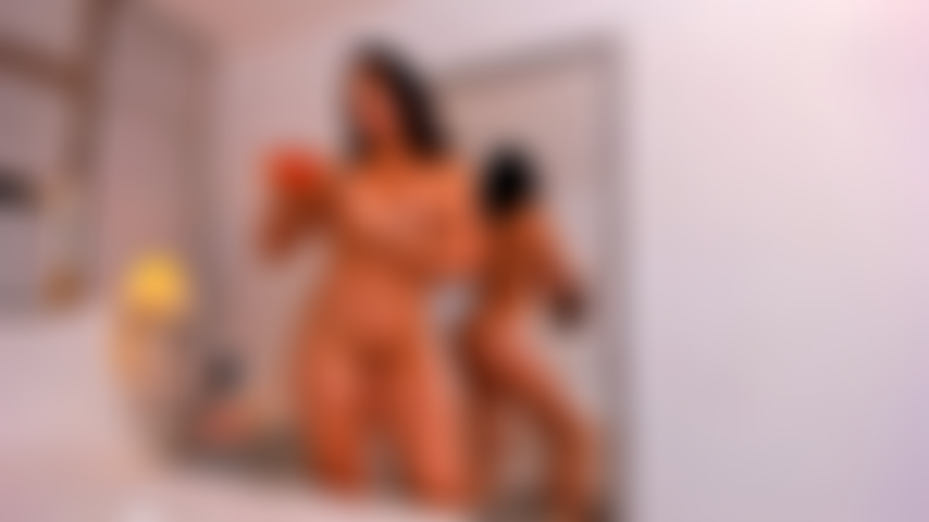 Je me plie et je pose nue, spectacle d'huile !!