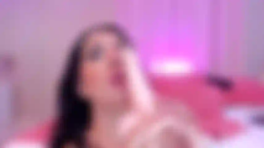 Briana et une pipe très sale et bâclée, je regarde sa salive couler.