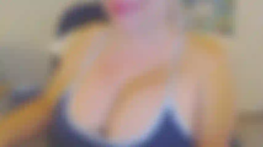 Bbw huilant d'énormes seins et des fesses.