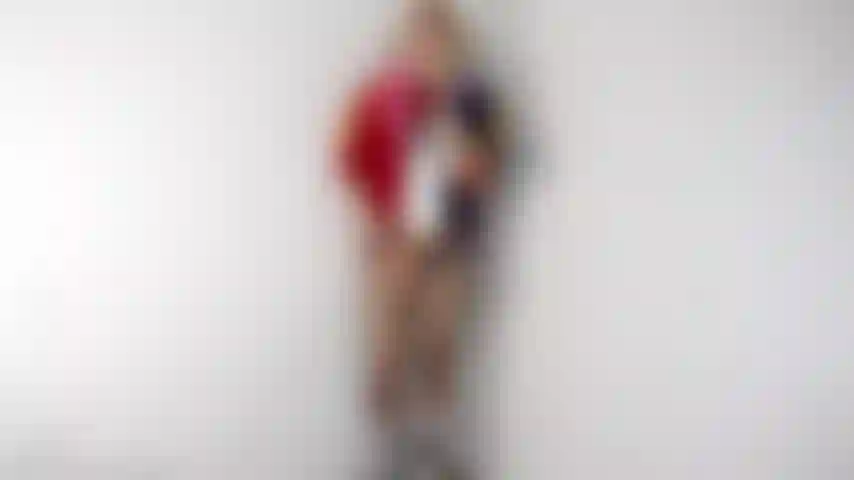 V504 futa harley quinn lui caresse la bite.