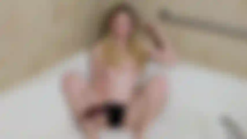 V597 bad dragon futa girl éjaculations massives.