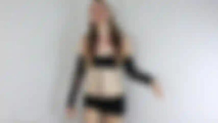 V548 foot fetish futa girl éjacule sur toi.