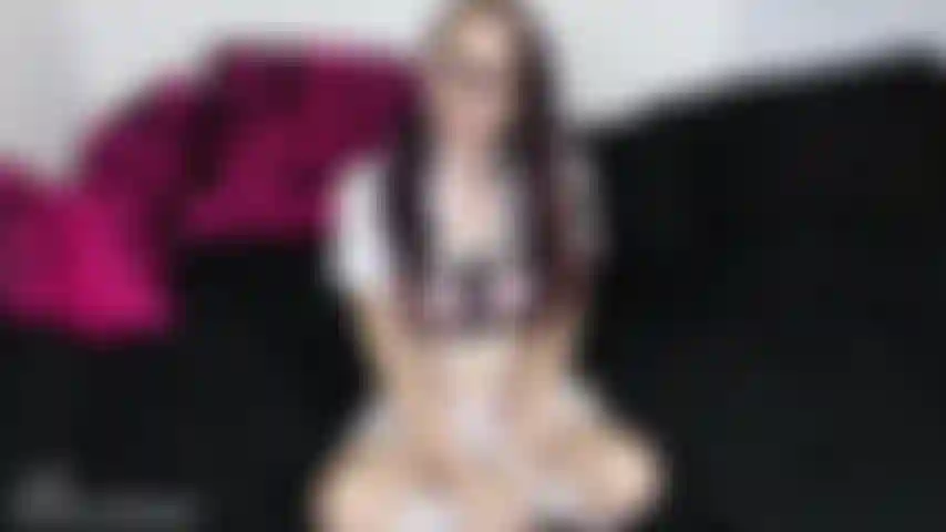 V257 chantage à la batte de baseball masturbation.