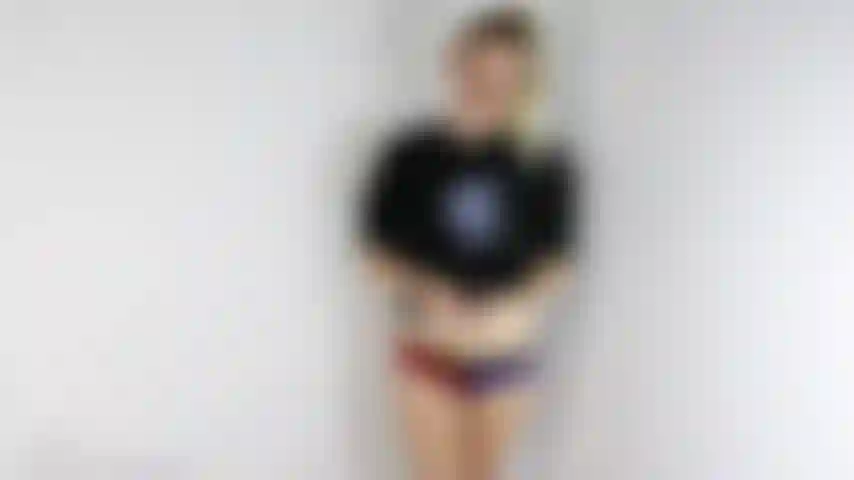 V519 baise-moi et remplis ma chatte de sperme.