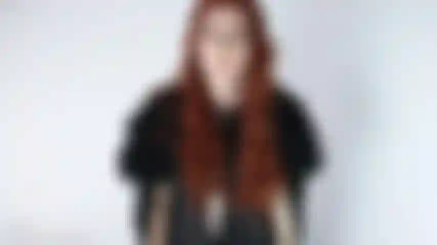 V517 sansa stark vous surprend en train d'espionner joi.