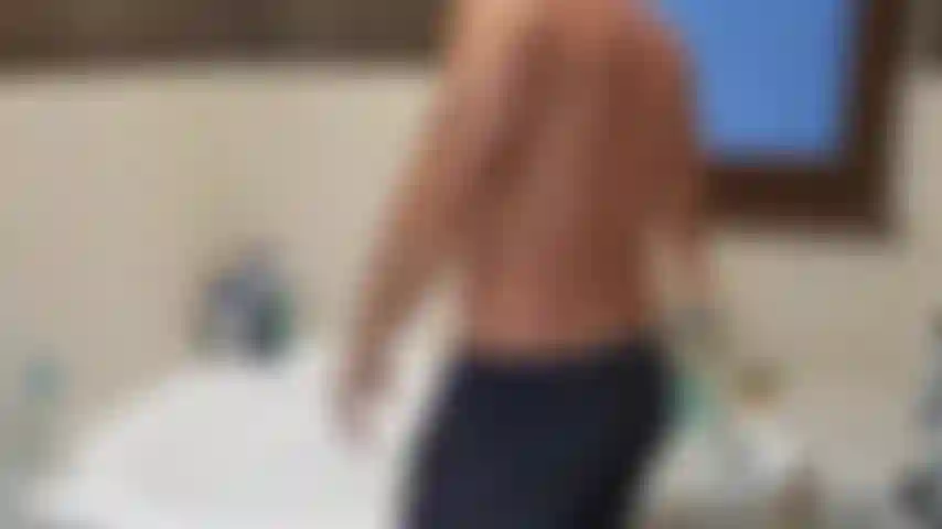 J'étais sur le point de prendre une douche après mon entraînement et puis j'ai eu une meilleure idée.