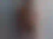 Je me masturbe sous la douche.