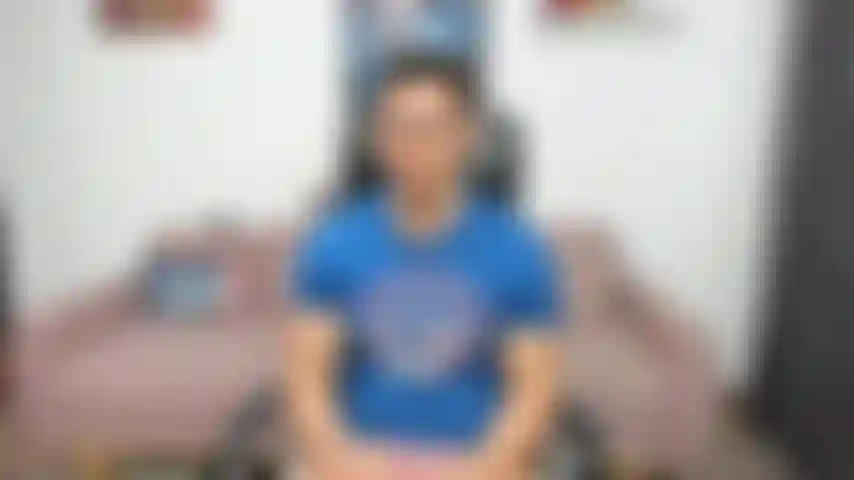 Je joue à des jeux vidéo avec mon meilleur ami et son frère apparaît. Ça fait un moment que je ne l'ai pas vu et maintenant il veut mieux se connaître... Rattrape le temps perdu :).