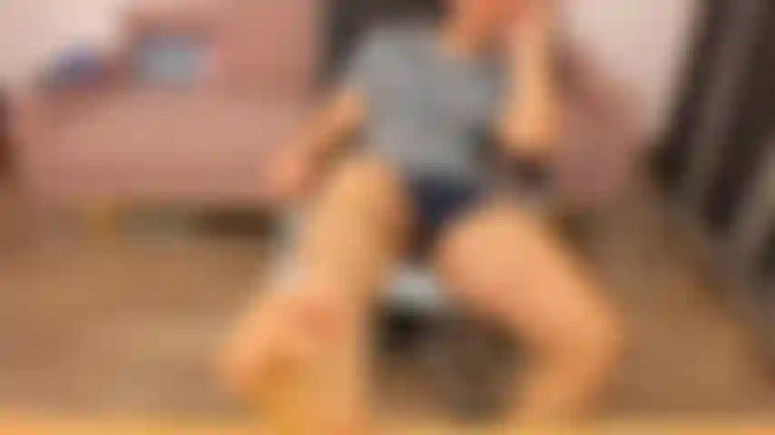 Tu aimes vénérer mes pieds nus, n'est-ce pas ?