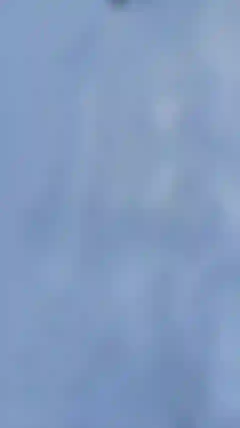 Essayant de sortir de la neige.