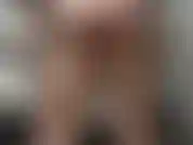 Je prends une bonne douche. Vois tout mon corps bien mouillé.