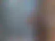 Je me branle sous la douche et souffle une énorme charge.