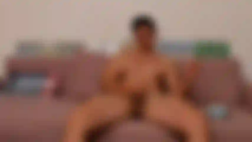 Je fume une cigarette et je joue avec moi-même.