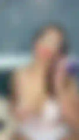 Une salope de milf colombienne coquine qui se baise.