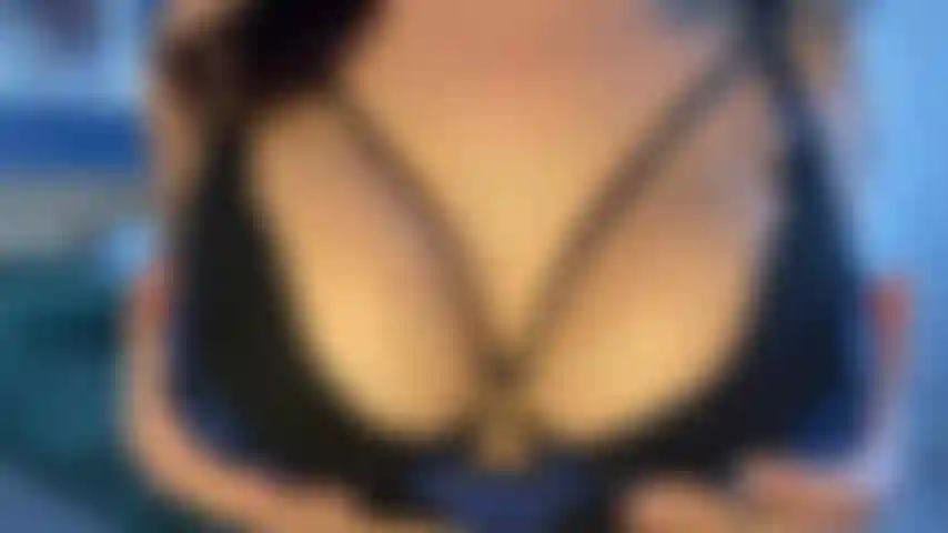 Mes gros seins tremblent.