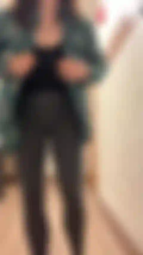 Je montre juste mes seins.