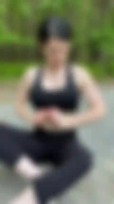 Suis allée en randonnée et j'ai décidé d'être méchante et de me doigter...