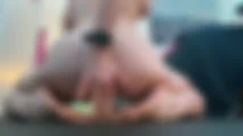 Gode humping-vue sur le cul.