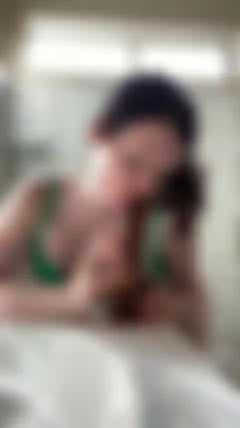 Croyez-moi quand je dis, cette vidéo est chaude.