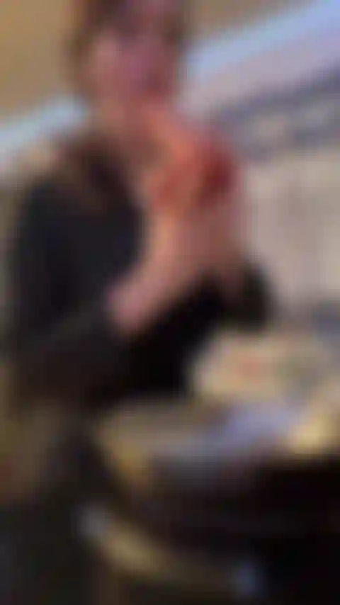 Je suce des bites et je cuisine.