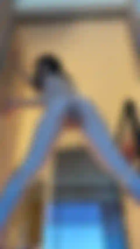 Je baise sur un mur de verre.