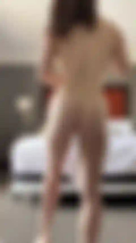 Aide-moi à me lotionner après ma douche.