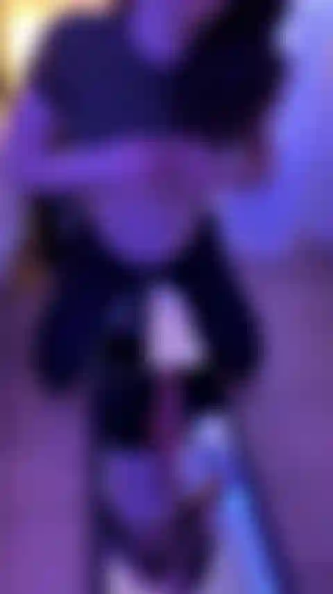 Je baise mon gode sur le miroir.