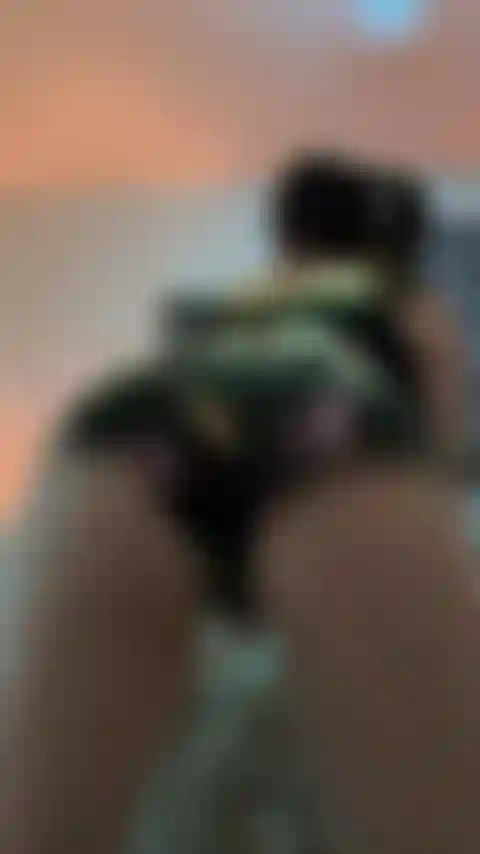 Un cul, un cul et encore un cul.