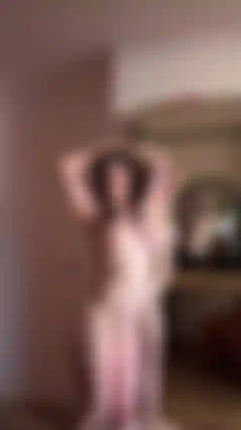 Je joue devant le miroir.