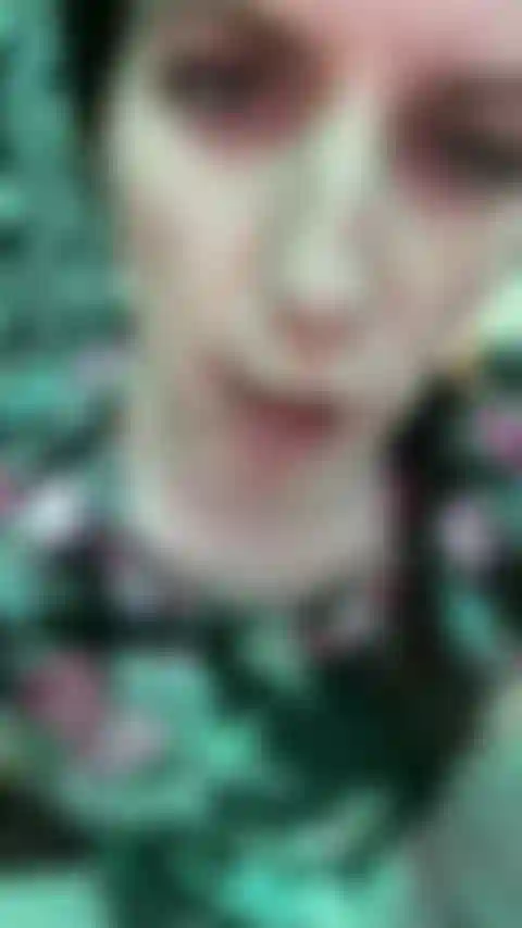 Putain de seins bâclée.