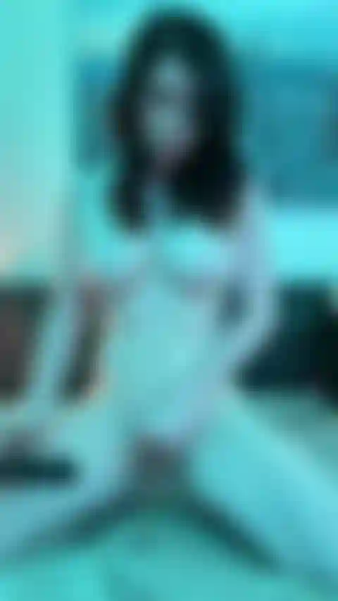 Je me fais doigter en utilisant mon vibrato.