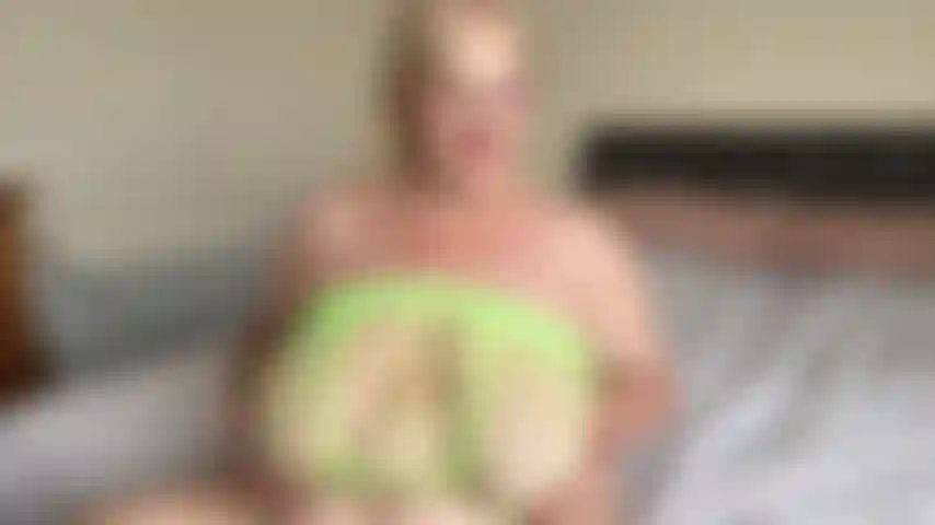 Rebondissant et tremblant.