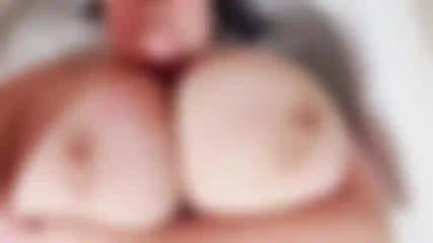 Je fais du nichons et des pipes.