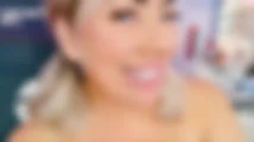 (36) Essayez plusieurs hauts de bikini avec moi !