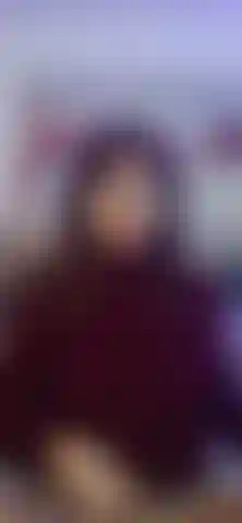 me das un besito por mi delicioso cuello?