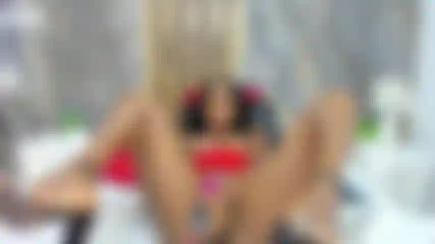 Une délicieuse bite d'ébène.