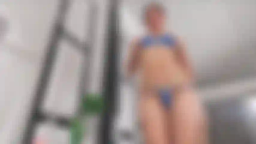 Look at the reflection of my pussy in the mirror and masturbate with me