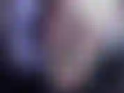 Adore mes pieds, regarde-moi pendre et écarter mes orteils, froisser mes pieds dans mes bas résille. Je t'encourage à te branler et à te faire un footjob jusqu'à ce que tu souffles sur mes pieds sexy.