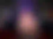 Branle ta bite sur mes pieds doux et sexy dans des filets de pêche. Je balance mes talons et je te fais adorer pendant que tu te branles et te donne un compte à rebours de sperme.