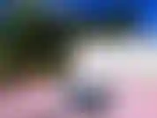 Je bronze à l'extérieur et je baise ma chatte avec un gode.