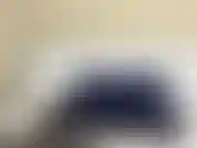 Salope anale à carreaux bleus.