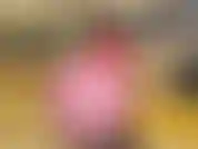 Votre professeur de gym vous attrape avec des ballons au lieu de faire attention alors maintenant elle va les faire exploser et vous taquiner. Elle serre, pique et pince jusqu'à ce qu'ils éclatent !