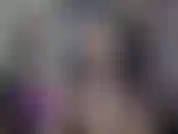 Ball gag - regardez-moi taquiner et vous montrer mes courbes. Alors j'ai mis mon ball gag sur nice n tight. Je commence à m'exciter de plus en plus alors je me touche. Je procède ensuite à l'utilisation de mon vibromasseur et gode en verre.