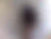 Tu es mon petit mari que je rétrécis pour correspondre à ta toute petite bite. Je te taquine/nargue. Je te pique, marche et même m'assois sur toi avant de te mettre dans ma boîte à bijoux pour que tu puisses me regarder baiser de grosses bites.