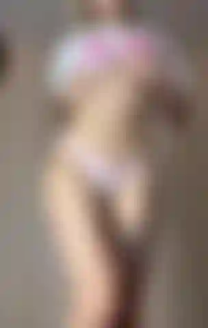 Un peu de strip-tease.