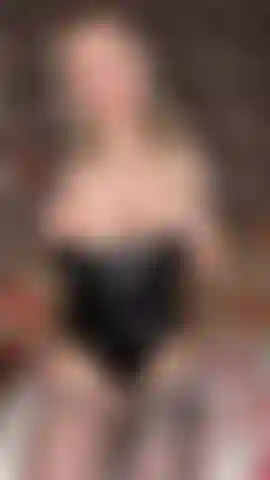 Un cadeau romantique, regarde comment je joue avec moi-même.